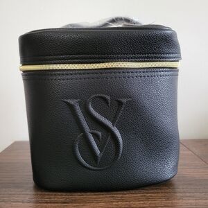NWT Victoria’s Secret Cosmetic Makeup Case Black w/ Bag Handle Zip Up